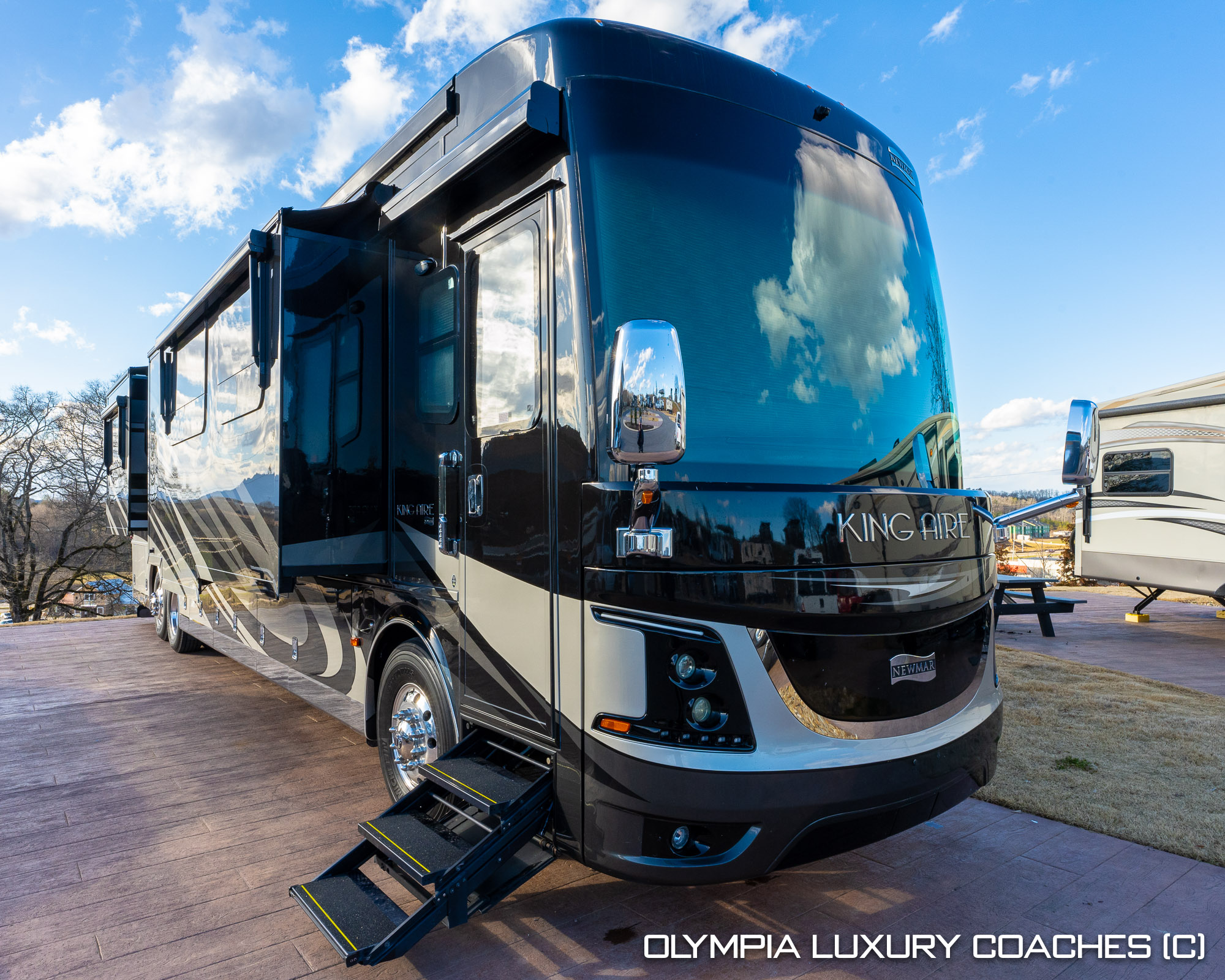 2017 Newmar King Aire 4598 Olympia Luxury Coaches